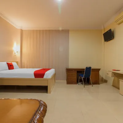RedDoorz Plus Near Pantai Malalayang Manado Hotels near Manado Resort
