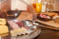 BaseCamp Hotel - breakfast