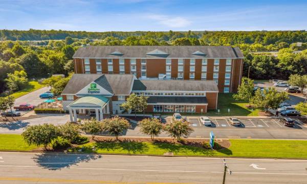 Holiday Inn Express Williamsburg North by IHG