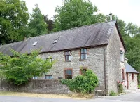 Melin Tregib Hotels in Manordeilo and Salem