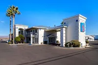 Motel 6 Safford, AZ Hotel di Thatcher