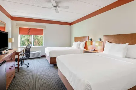 La Quinta Inn & Suites by Wyndham Miami Cutler Bay