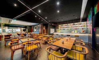 Hyatt Place Dubai Wasl District
