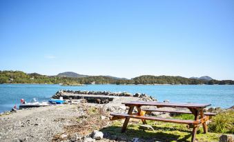 Nice Home in Valevåg with 4 Bedrooms and Wifi