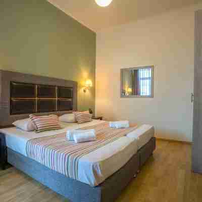 Alianthos Beach Hotel Rooms