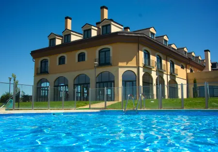 Hotel Fontecruz Ávila Отели рядом с достопримечательностью «The Four Posts»