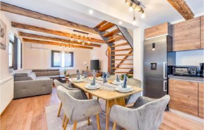 Three-Bedroom Holiday Home Nice Home in Stubicke Toplice with 3 Bedrooms, Outdoor Swimming Pool and Heated Swimming Pool Photo