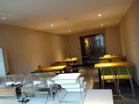 7 Days Premium Hotel (She County Longshan Avenue Beiguan Primary School) - parking