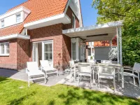 Luxurious Stately Villa with 3 Bathrooms, 1km from the Beach