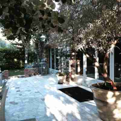 Le Relais Des Chartreuses Hotel Exterior
