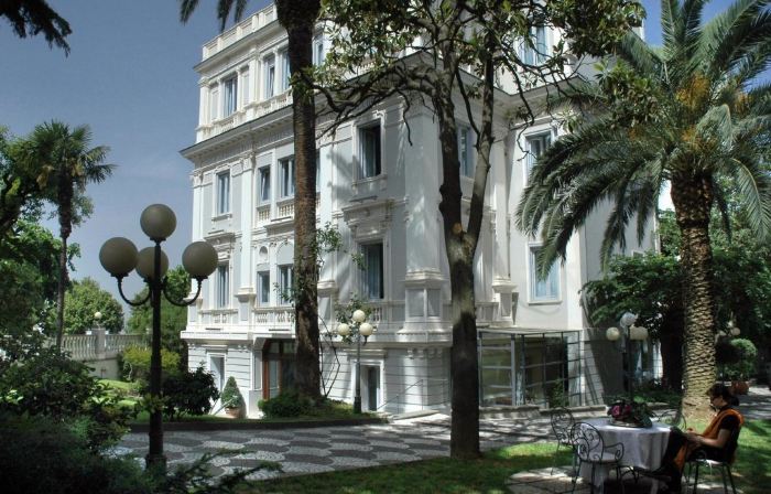 Hotel Flora