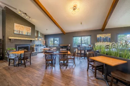 AmericInn by Wyndham Grand Rapids