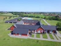 "Manfred" - 6km from the Sea