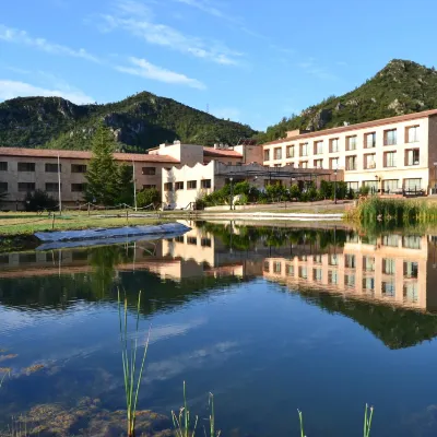 菲格羅拉餐廳酒店 鄰近雅德雷斯之家海灘（Casa dels Lladres）的酒店