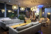 Hotel Poli Urban by Afi Hotels - bar