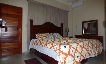 Hotel Enrique II Zona Colonial, Bed and Breakfast