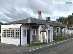 Wonderfully Quirky 3BD Home Amberley West Sussex