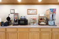 Super 8 by Wyndham Coshocton Roscoe Village Hotels in Coshocton