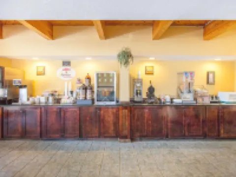 ซุปเปอร์ 8 บายวินด์แฮม ซาลลิซอว์ โรงแรมในSallisaw