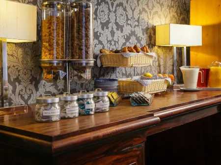 Clifden House by Nina Отели рядом с достопримечательностью «Церковь Святого Аудоена»