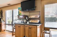 Quality Inn Near Casinos and Convention Center - servizio colazione
