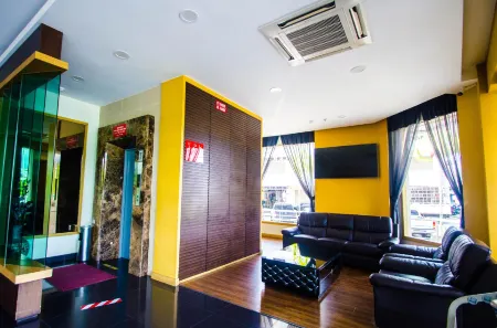 Grand Eastern Hotel Sdn Bhd Отели рядом с достопримечательностью «M-Cubed Bar»