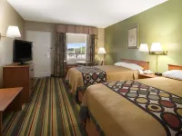 Super 8 by Wyndham Meridian - Pet Friendly