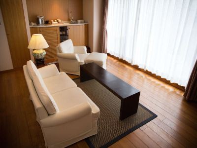 スーペリア キングルーム 扉温泉明神館の写真