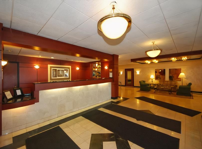 Best Western Plus Milwaukee Airport Hotel & Conference Center Over view