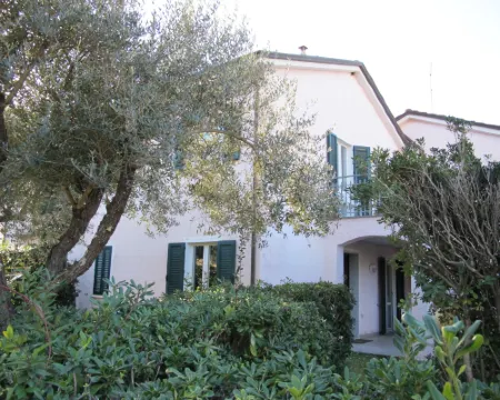Lucerna Due Hotels in Ameglia
