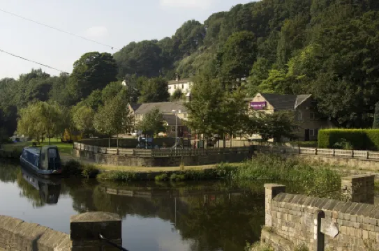 Premier Inn Halifax South Hotel