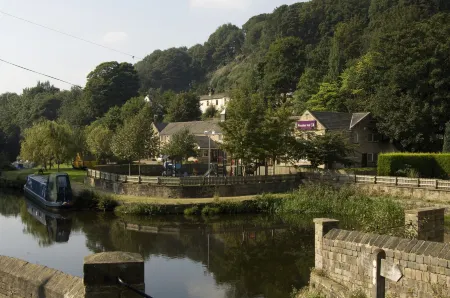 Premier Inn Halifax South Hotel Отели в г. Сауэрби Бридж