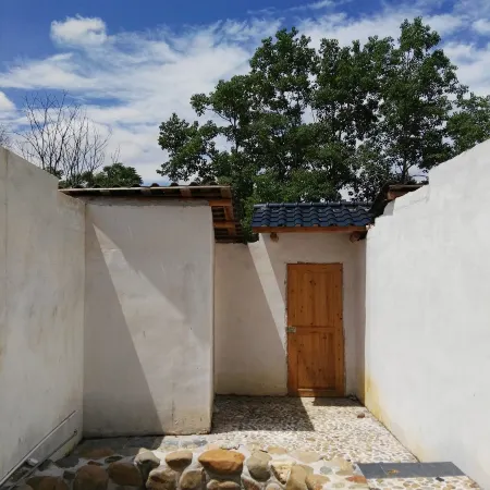 Shixing Hot Water Lake Hot Spring Leisure Farm
