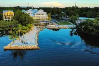 Dolphin Point Villas Hotels in Key Largo