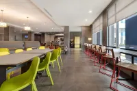 Home2 Suites by Hilton Galveston - ติดทะเล