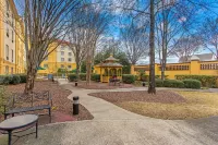 La Quinta Inn & Suites by Wyndham Birmingham Homewood Hotels in der Nähe von Parkside Cafe