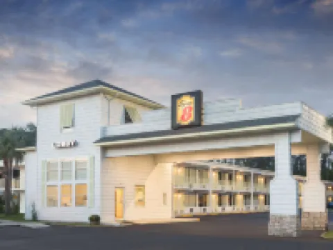 Super 8 by Wyndham Kingsland I-95/Naval Base Area Hotels in Kingsland