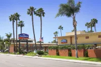 Howard Johnson by Wyndham San Diego Sea World Hotels in San Diego