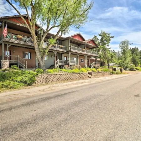 Walkable Bigfork Townhome Fish, Hike and Ski!