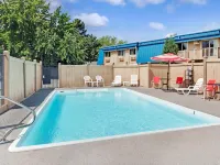 Ramada by Wyndham Spokane Valley - Parkplatz