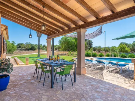 Jardines Отели рядом с достопримечательностью «Castillo de Santueri»