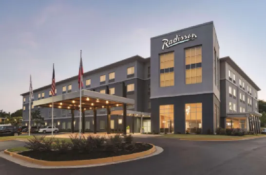 Radisson Hotel Atlanta Airport Hotels near Georgia International Convention Center