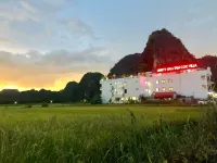 Liberty Hall Tam Coc Hotel & Villa فنادق في هوا لو