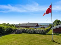 "Thrugils" - 200m from the Sea