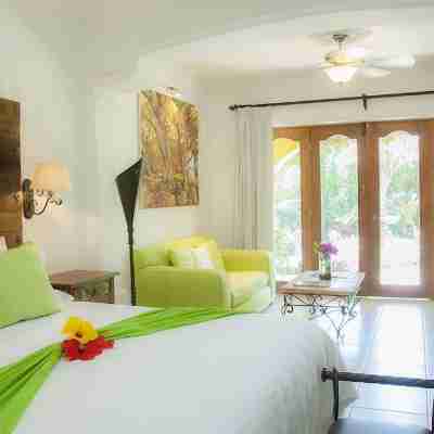 El Encanto Inn & Suites Rooms