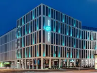 Motel One Köln-Altstadt Отели рядом с достопримечательностью «Полль»