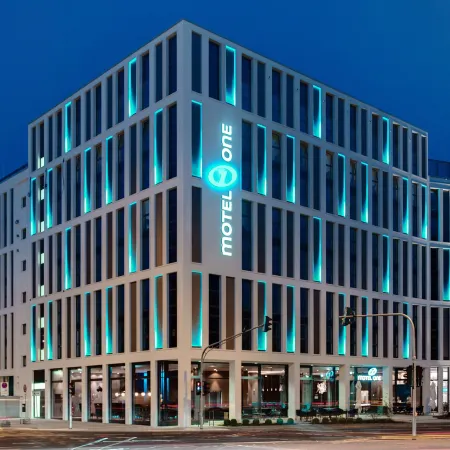 Motel One Köln-Altstadt