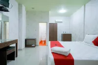 RedDoorz Plus @ Jalan FL Lumban Tobing Sibolga Hotels in Central Tapanuli Regency