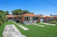 Unique Escape GameRoom! Bar, BBQ, Spacious, and Near Beach