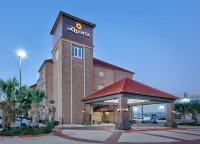 La Quinta Inn & Suites by Wyndham Dallas - Hutchins